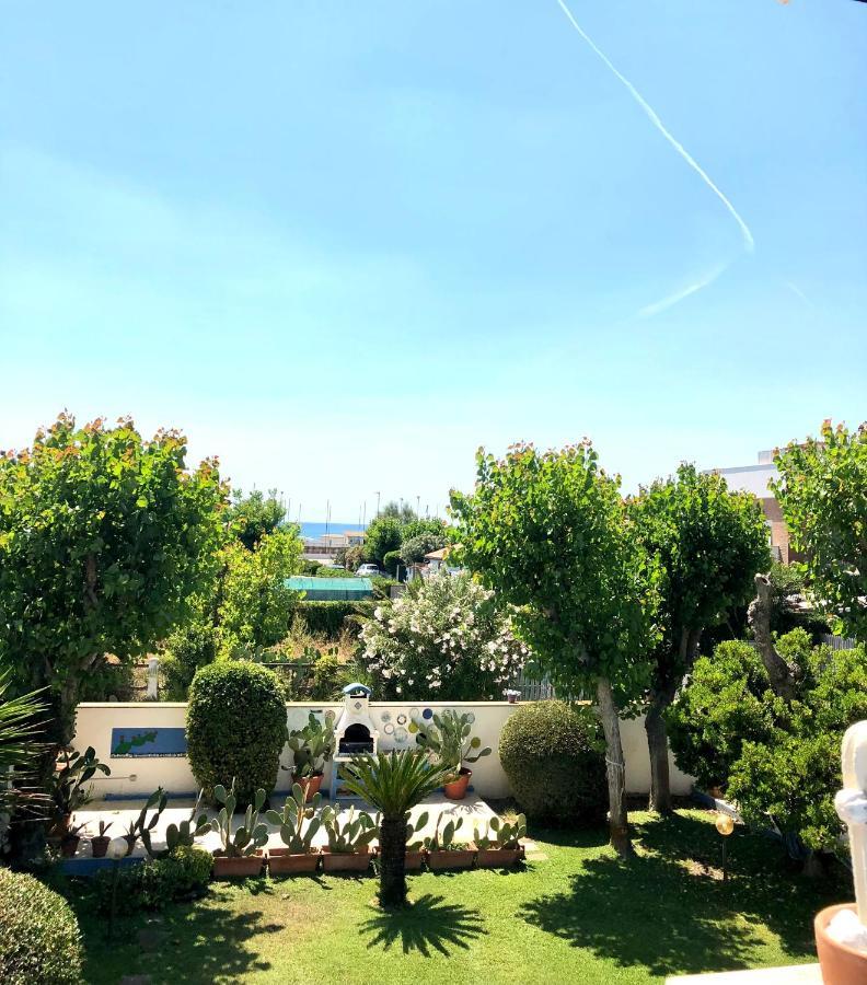 Casa Vacanze Costa Marina Fregenae Exterior photo